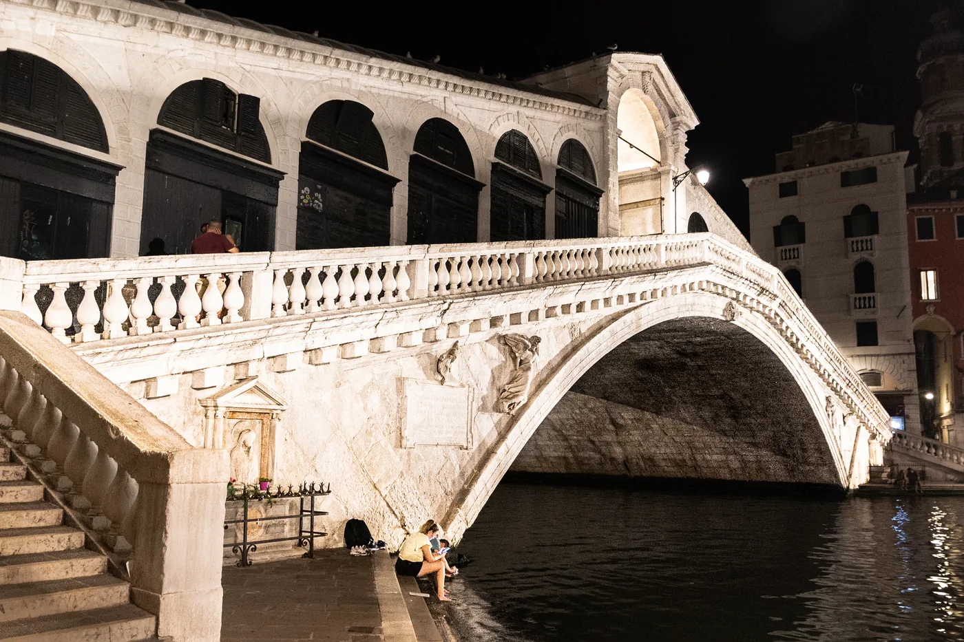 The Rialto Bridge in Venice at night